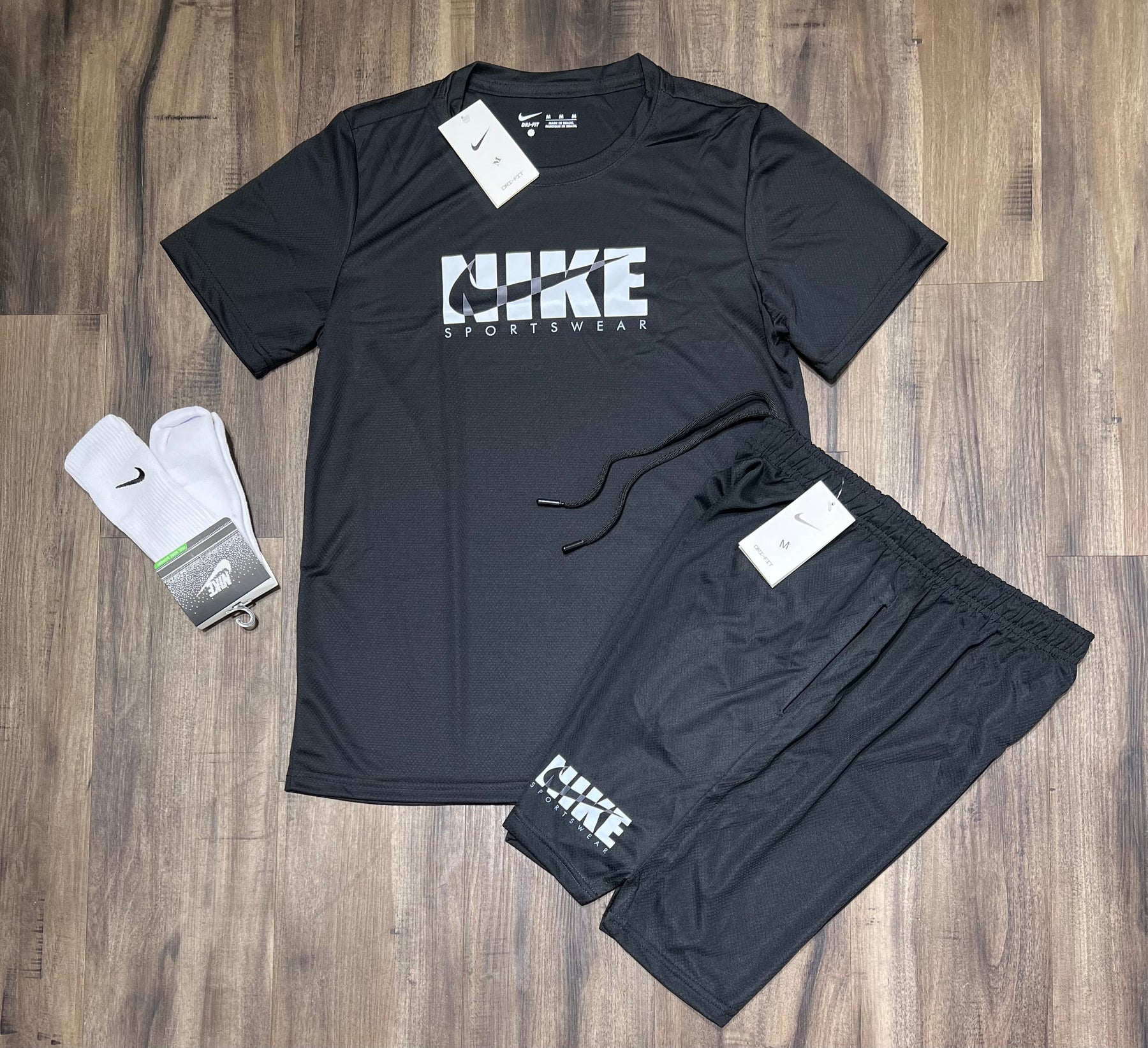Oferta Kit nike camiseta shorts e meia