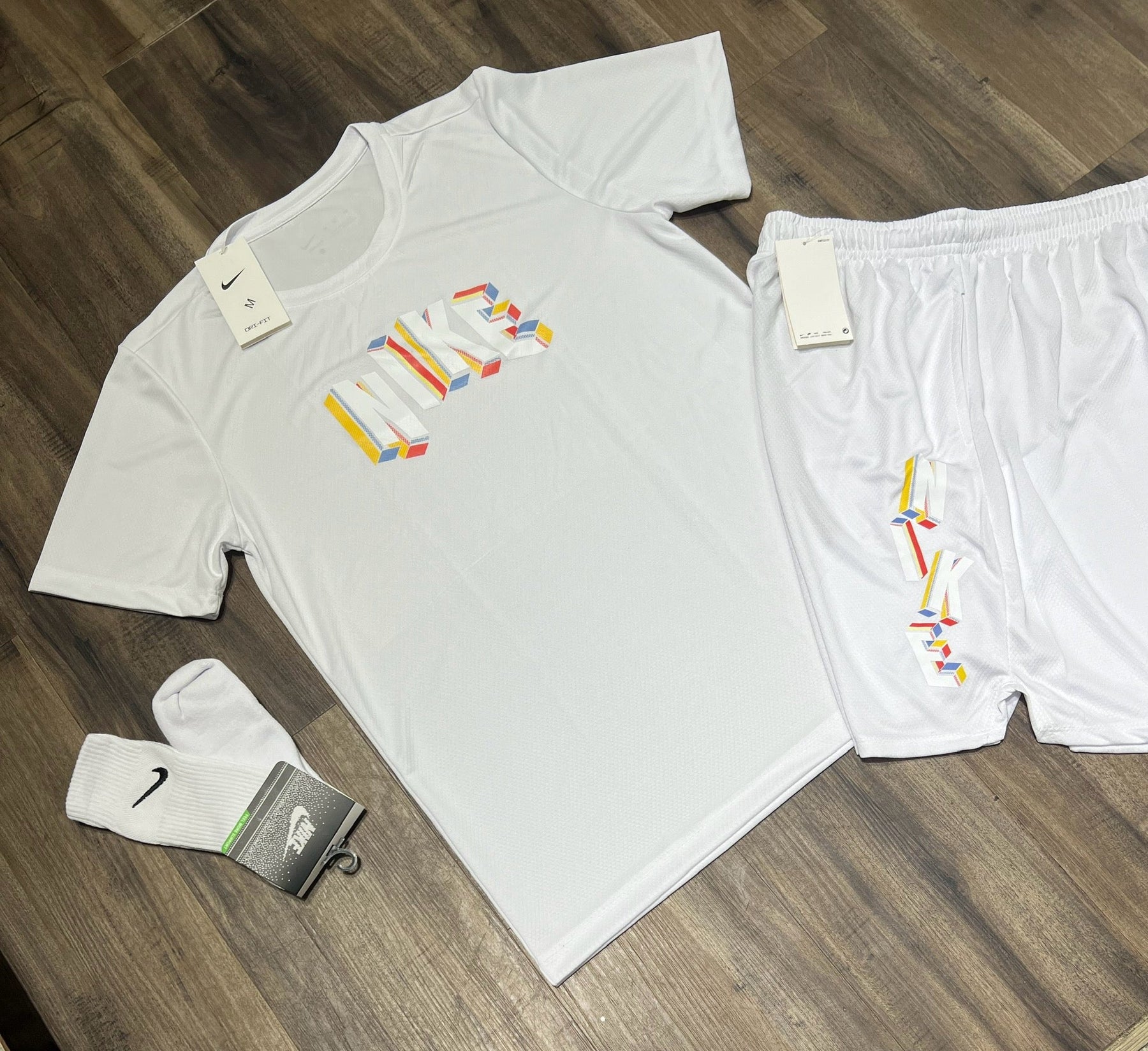 Oferta Kit nike camiseta shorts e meia