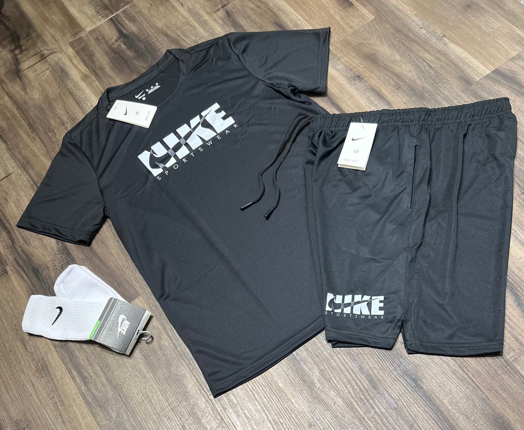 Oferta Kit nike camiseta shorts e meia