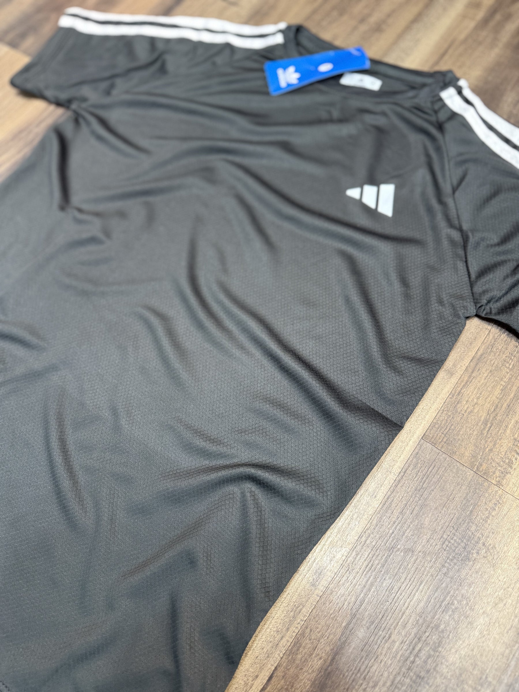 Camiseta adidas retrô unidade