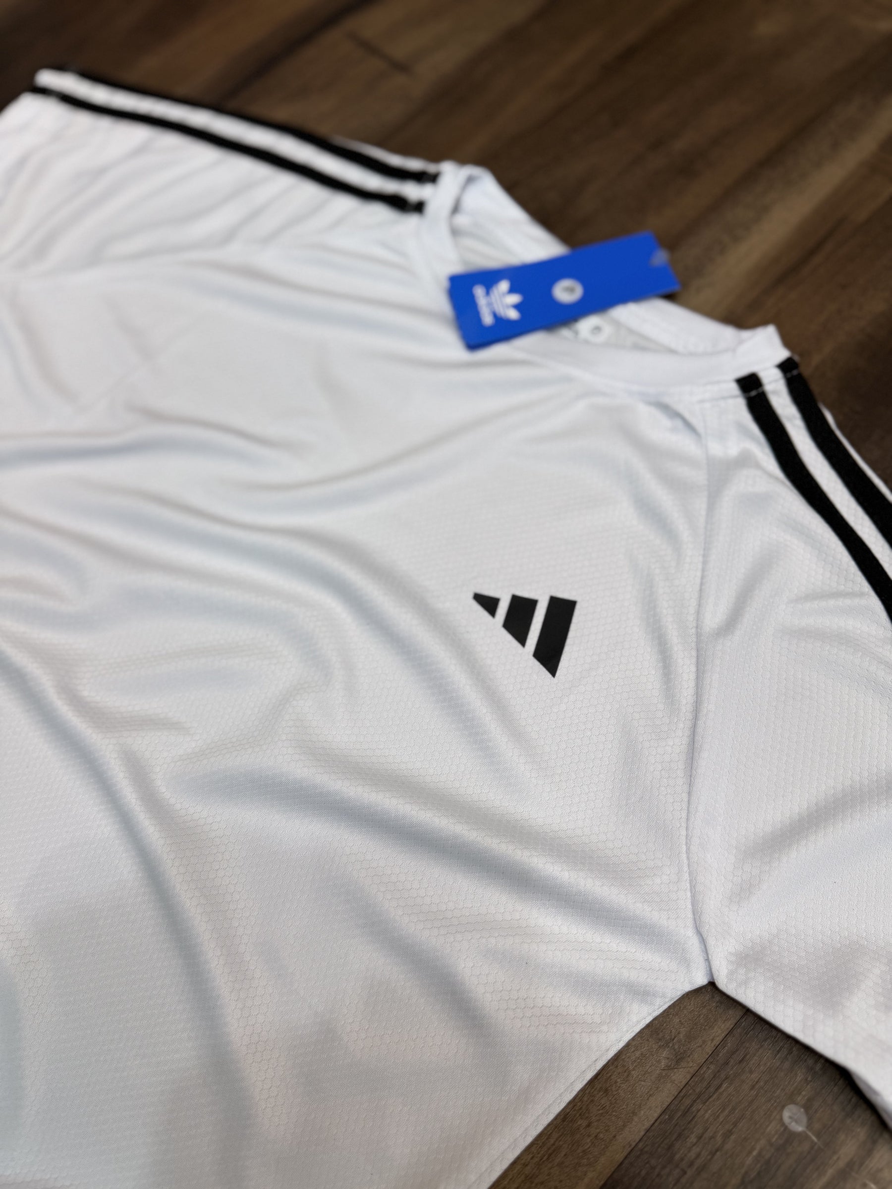Camiseta adidas retrô unidade
