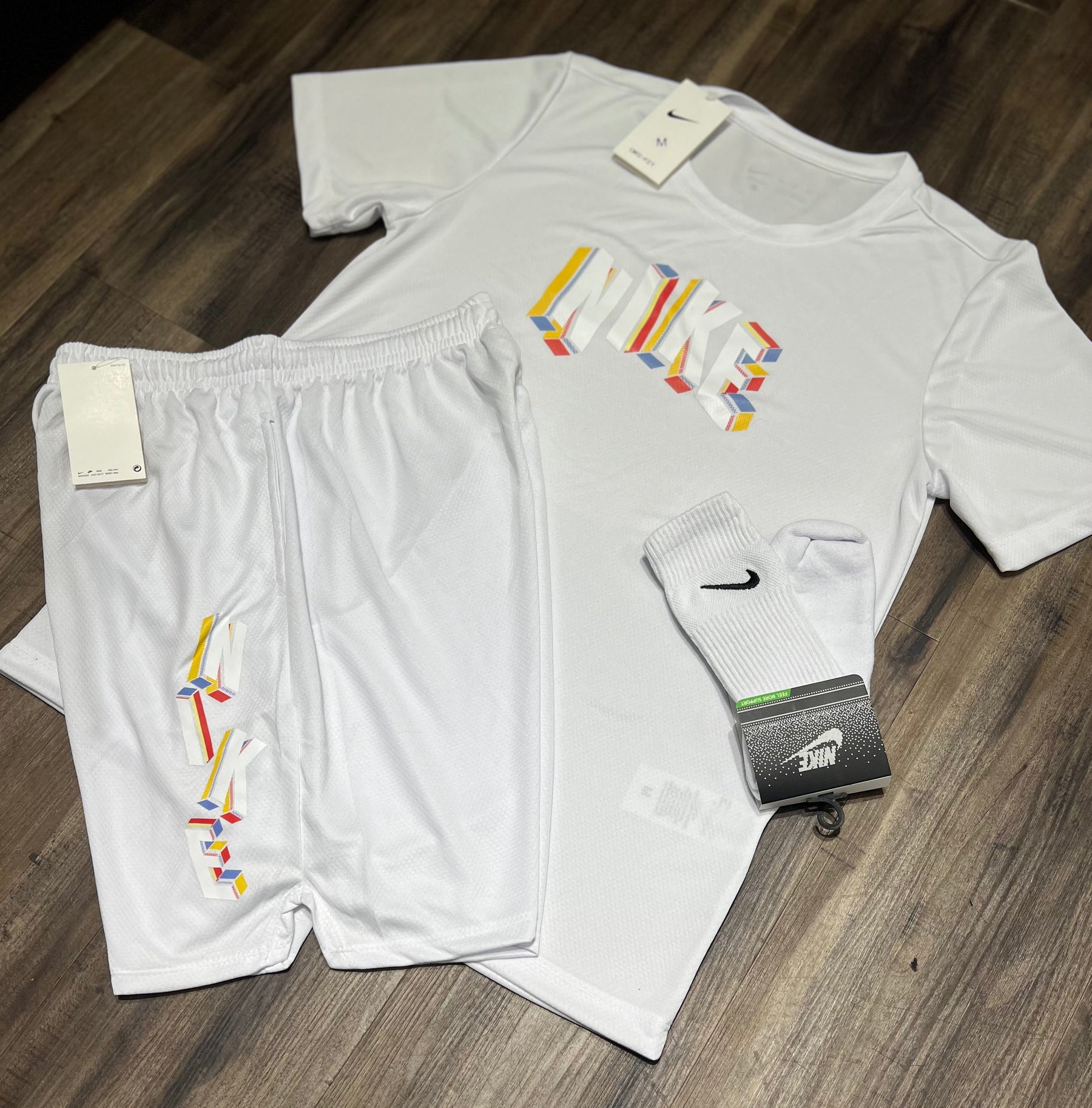Oferta Kit nike camiseta shorts e meia