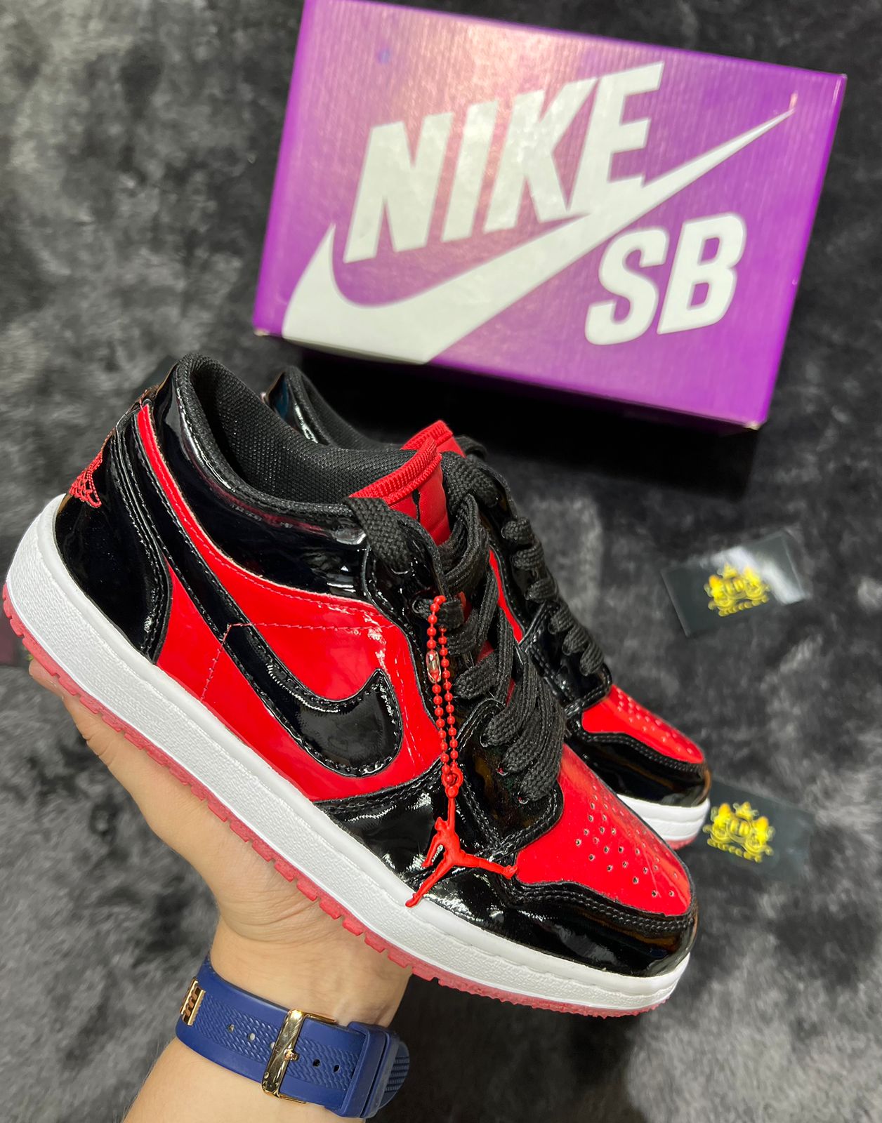Jordan 1 Low Vermelho Lançamento + relógio de Brinde
