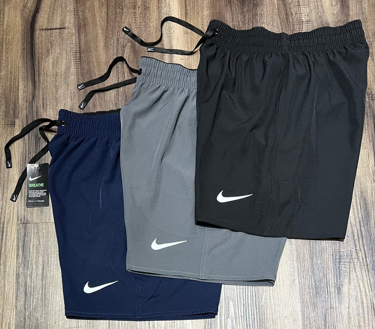 Kit com 3 bermudas Nike  dri-fit mauricinho