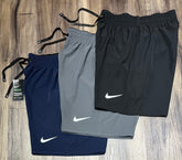 Kit com 3 bermudas Nike  dri-fit mauricinho