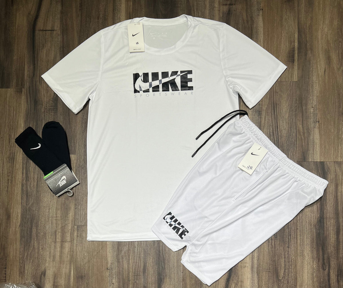 Oferta Kit nike camiseta shorts e meia