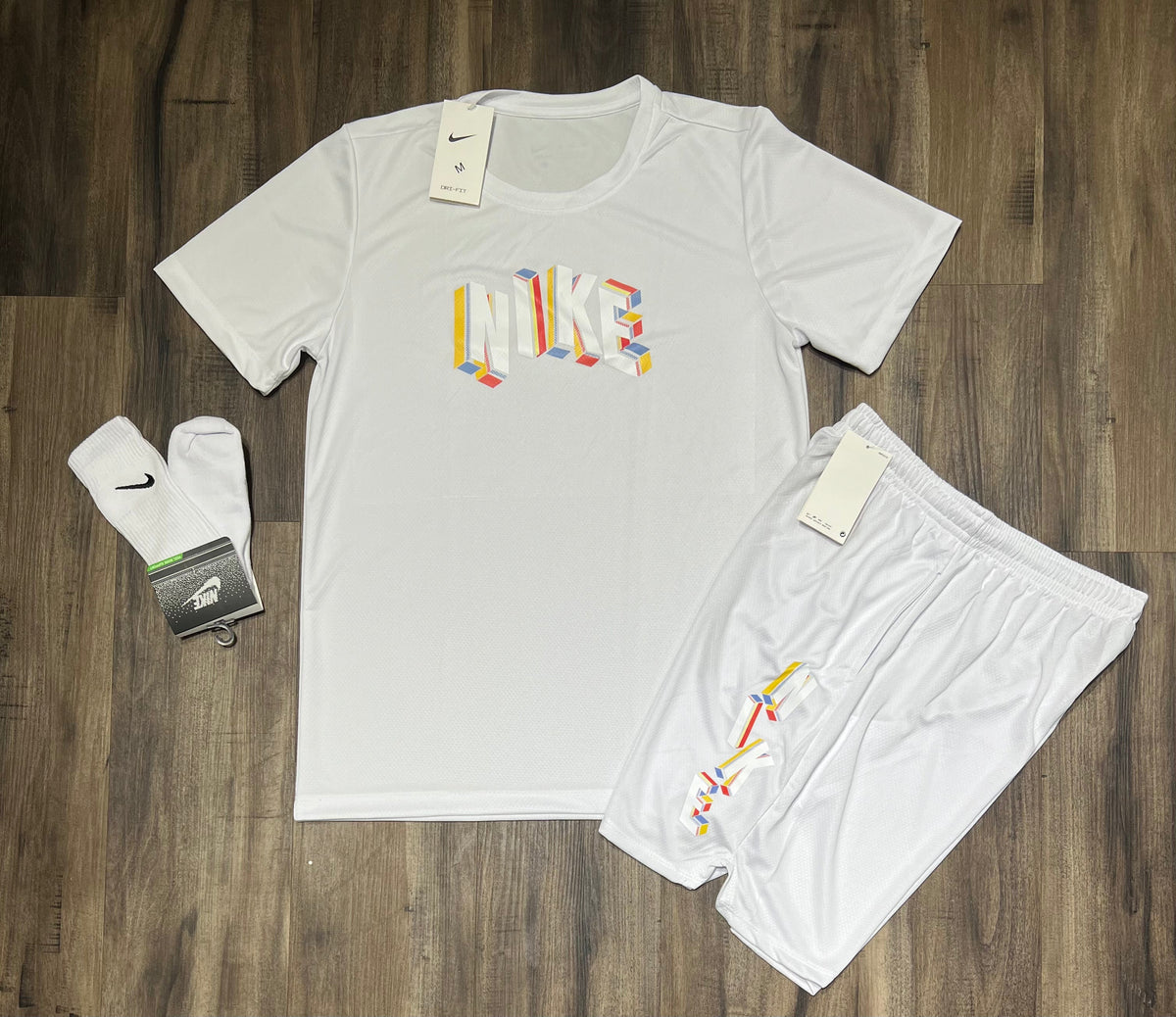 Oferta Kit nike camiseta shorts e meia