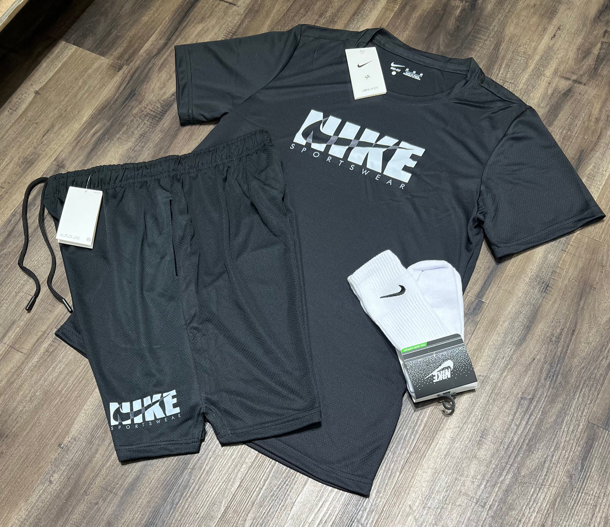 Oferta Kit nike camiseta shorts e meia