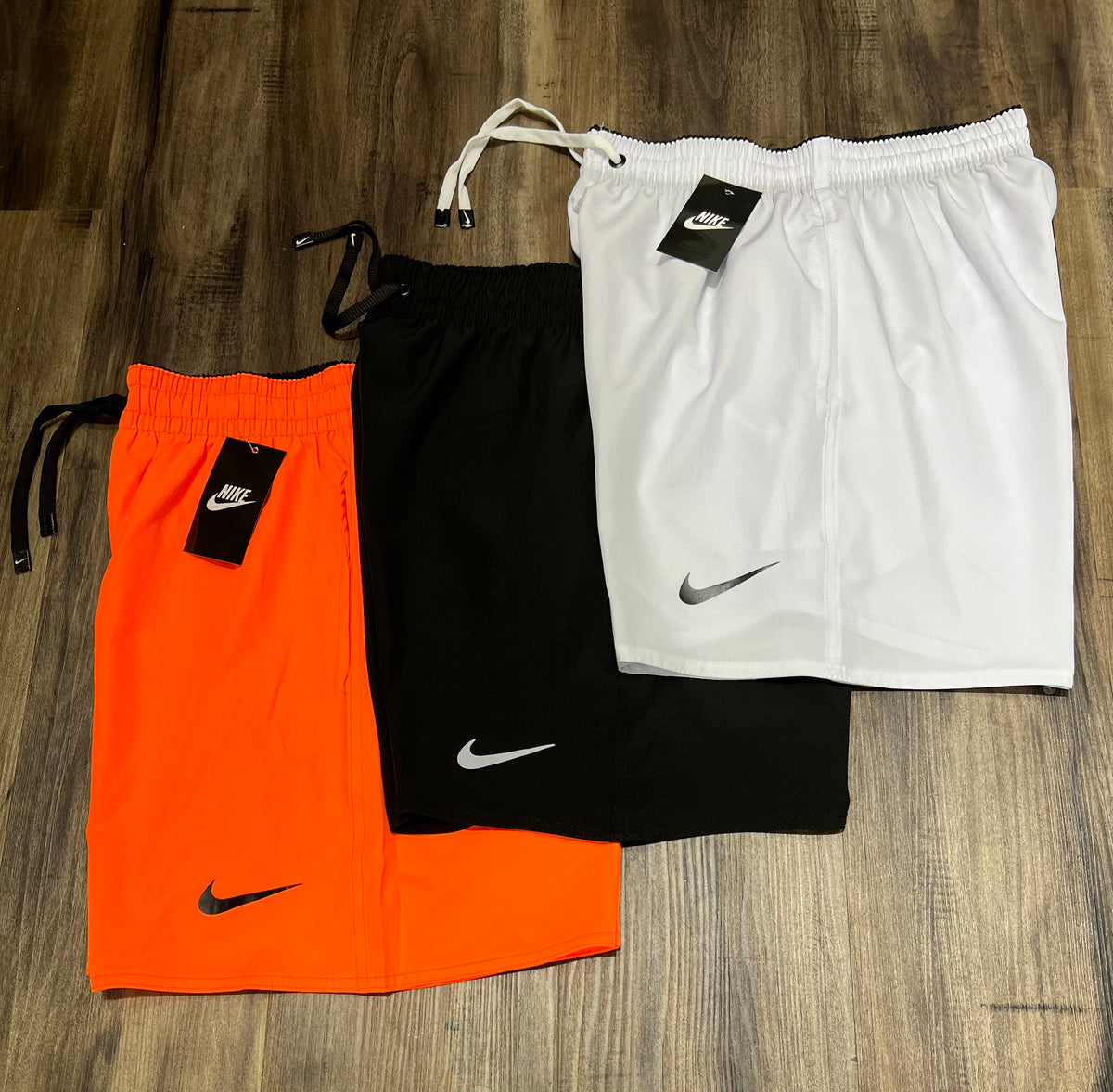 Kit com 3 bermudas Nike dri-fit mauricinho