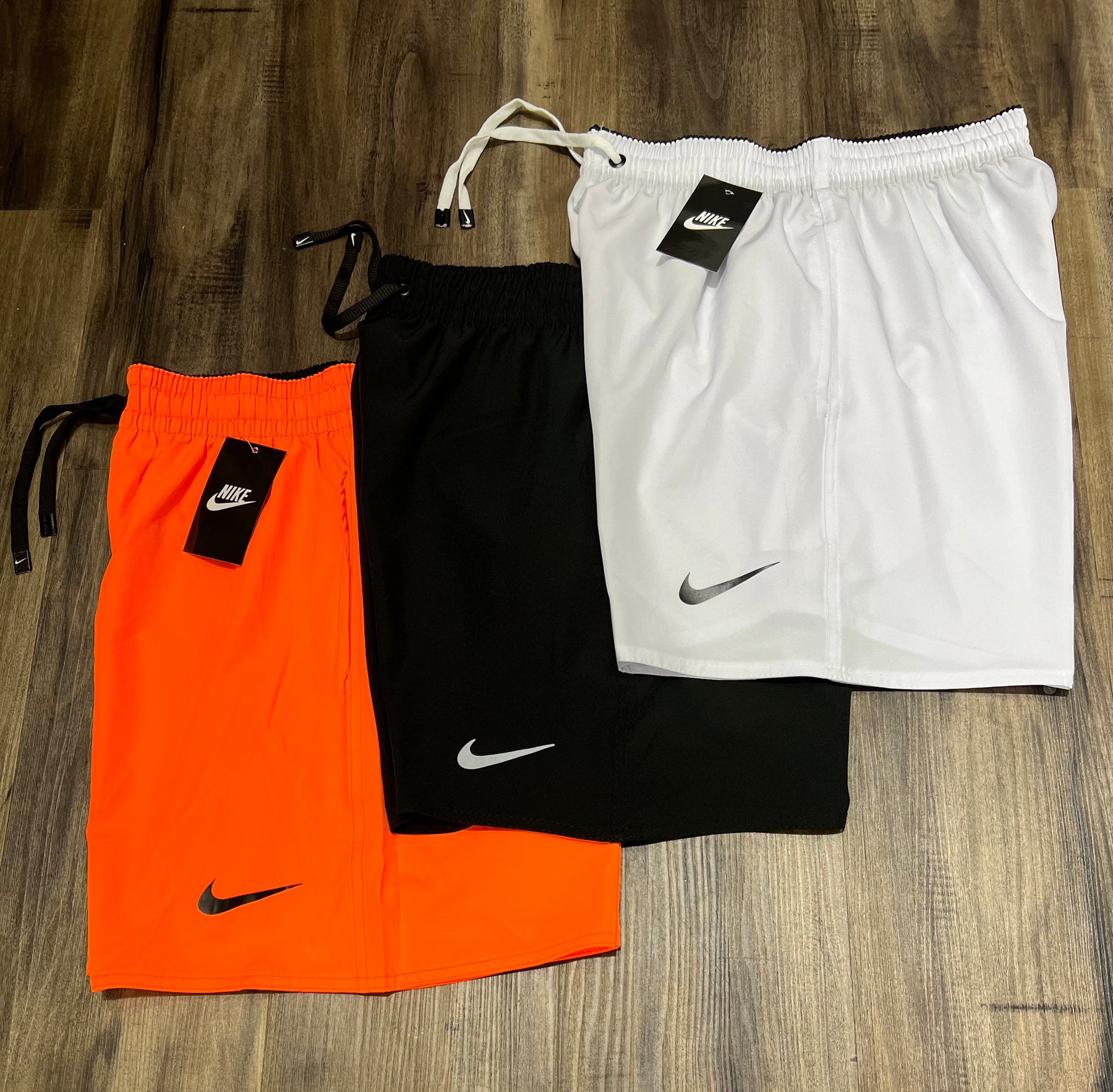 Kit com 3 bermudas Nike dri-fit mauricinho