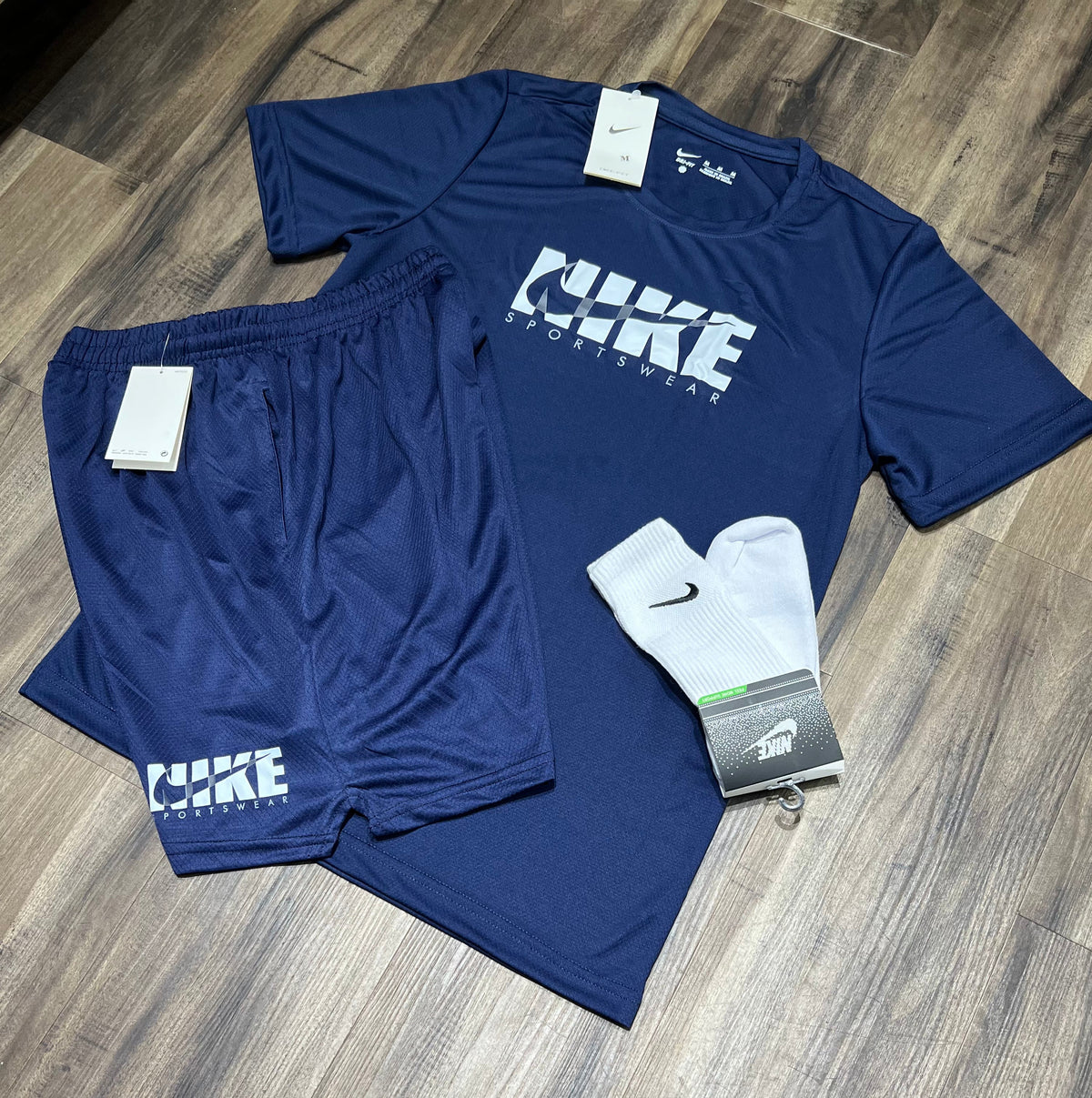 Oferta Kit nike camiseta shorts e meia
