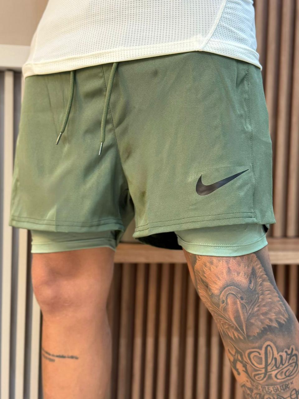 Shorts de compressão Nike premium
