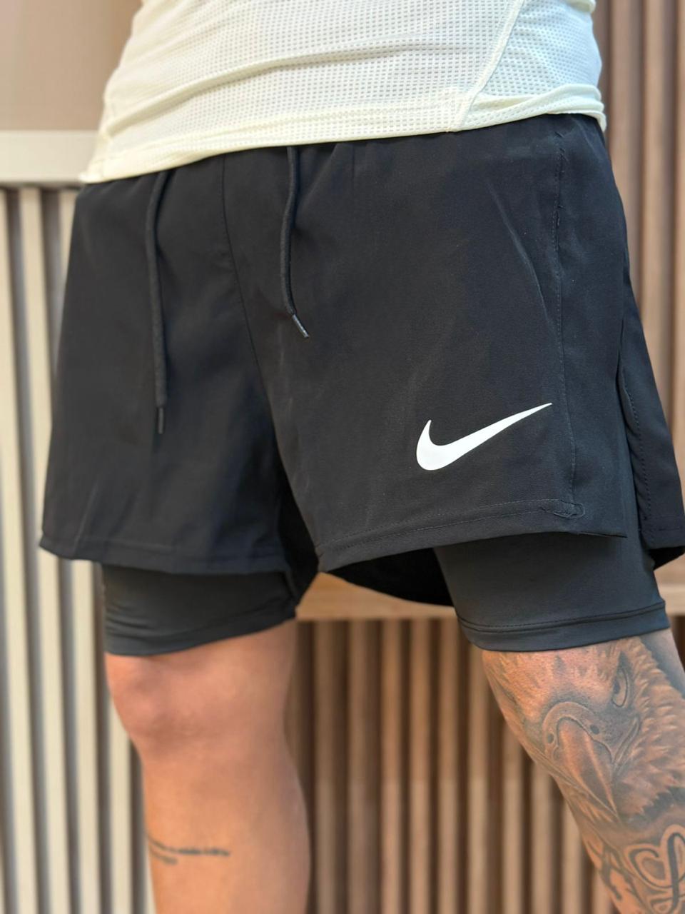 Shorts de compressão Nike premium
