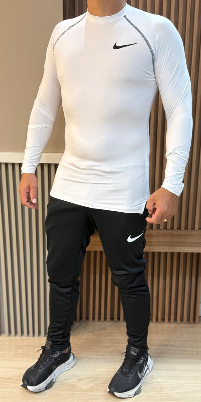 Camiseta termica e calça dry-fit conjunto