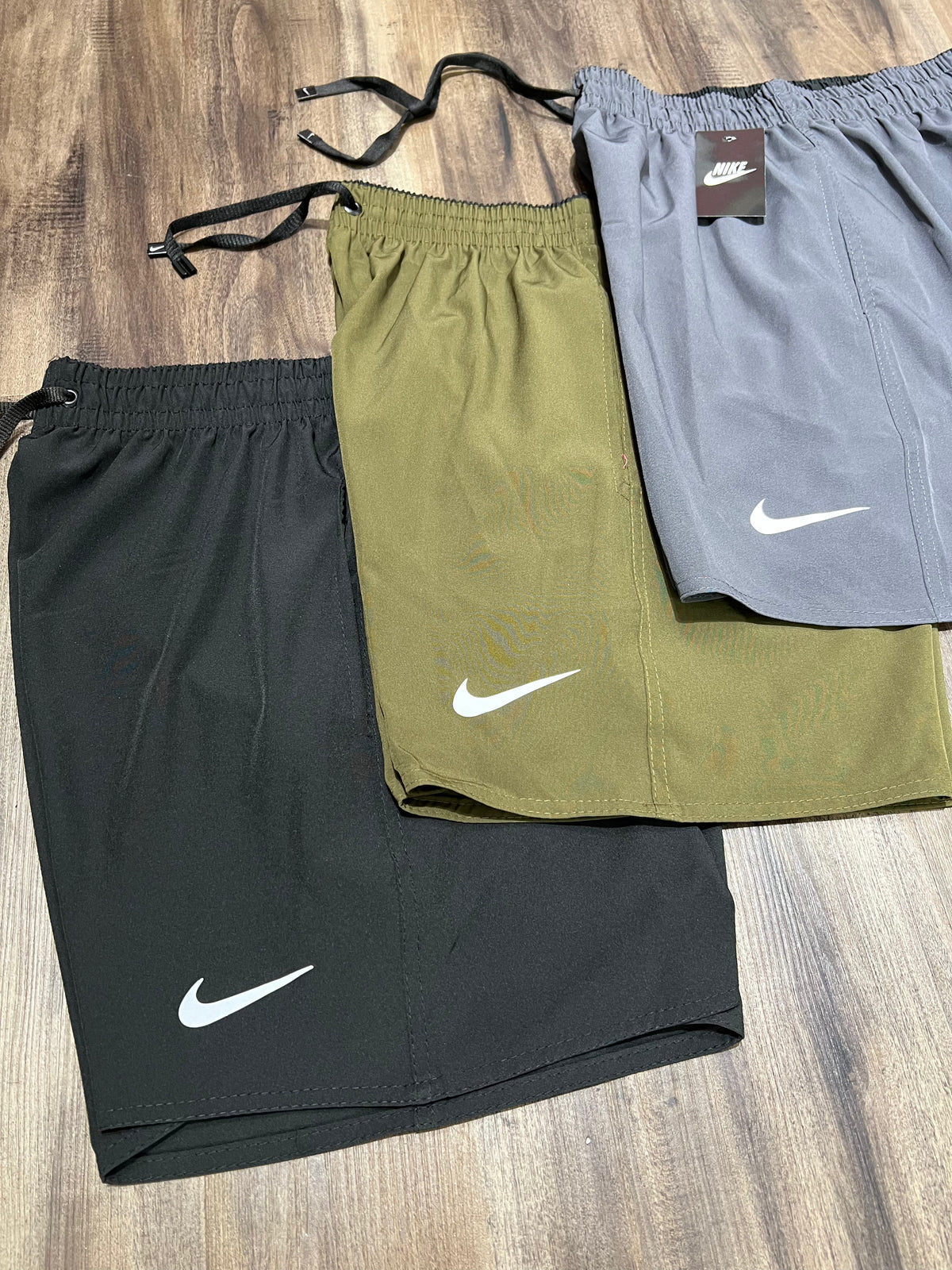 Kit com 3 bermudas Nike dri-Fit mauricinho