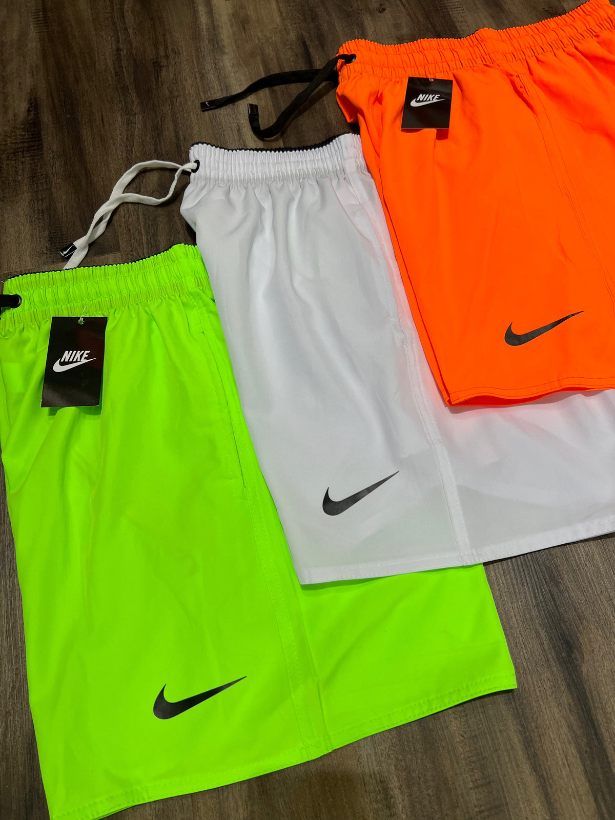 Kit com 3 bermudas Nike dri-fit mauricinho